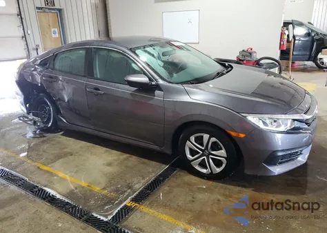 2017 Honda Civic Lx z USA, uszkodzony, nr VIN 2HGFC2F52HH552687